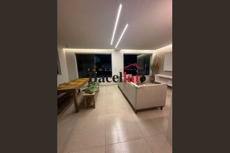 Casa à venda com 4 quartos, 269m² em Gardênia Azul, Rio de Janeiro