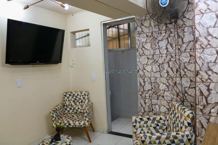 Sala de casa de condomínio à venda com 1 quarto, 40m² em Del Castilho, Rio de Janeiro