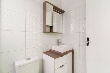 Banheiro de apartamento à venda com 1 quarto, 28m² em Igará, Canoas