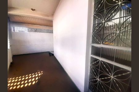 Área de serviço de casa para alugar com 3 quartos, 120m² em Centro, Betim