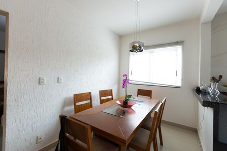 Casa para alugar com 3 quartos, 150m² em Vila Paris, Contagem