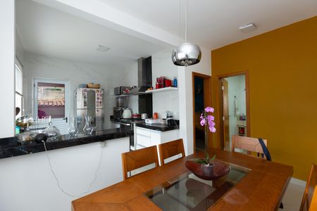 Casa para alugar com 3 quartos, 150m² em Vila Paris, Contagem