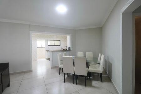 Sala de apartamento para alugar com 3 quartos, 134m² em V Guaruja, Guarujá
