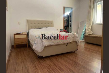 Casa à venda com 4 quartos, 390m² em Grajaú, Rio de Janeiro