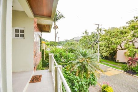 Varanda Sala de casa de condomínio para alugar com 4 quartos, 300m² em Espírito Santo, Porto Alegre