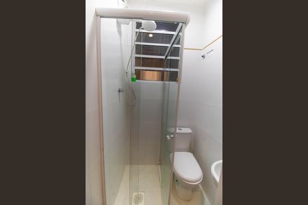 Banheiro de kitnet/studio para alugar com 1 quarto, 30m² em Centro, Niterói