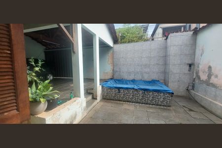 Casa à venda com 3 quartos, 200m² em Bom Jesus, Contagem