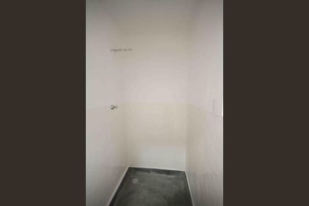 Banheiro de casa para alugar com 1 quarto, 48m² em Vila Ivg, São Paulo