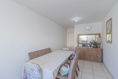 Apartamento à venda com 3 quartos, 70m² em Pompéia, Belo Horizonte