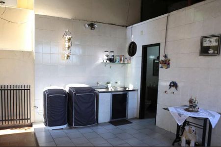 Área de serviço de casa para alugar com 4 quartos, 331m² em Jardim Vera Cruz, Contagem