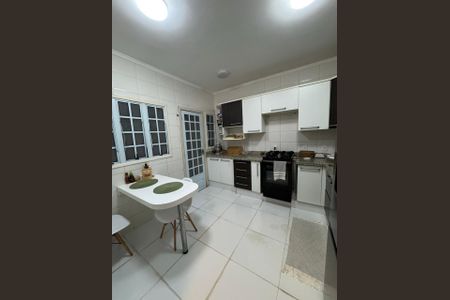 Casa à venda com 3 quartos, 130m² em Nova Campinas, Campinas