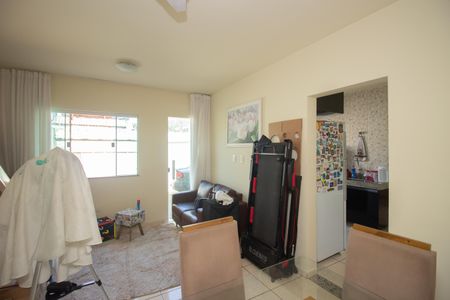 Sala de casa à venda com 2 quartos, 203m² em Tropical, Contagem