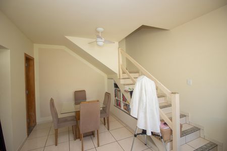 Sala de casa à venda com 2 quartos, 203m² em Tropical, Contagem