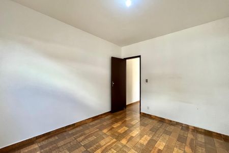 Quarto de casa à venda com 2 quartos, 90m² em Jardim Itacolomi, São Paulo