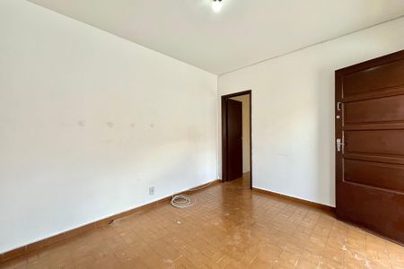 Sala de casa à venda com 2 quartos, 90m² em Jardim Itacolomi, São Paulo