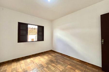Quarto de casa à venda com 2 quartos, 90m² em Jardim Itacolomi, São Paulo