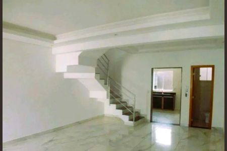 Sala de casa para alugar com 3 quartos, 105m² em Sinimbu, Belo Horizonte