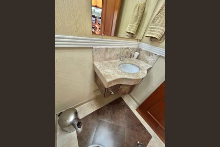 Casa para alugar com 4 quartos, 253m² em Jardim Virginia Bianca, São Paulo