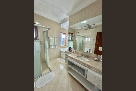 Casa para alugar com 4 quartos, 253m² em Jardim Virginia Bianca, São Paulo