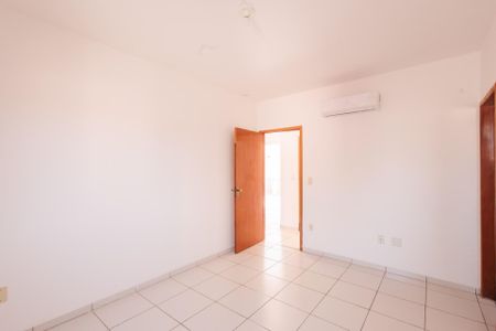 Suíte de apartamento para alugar com 2 quartos, 78m² em Parque Santo Antonio, Taubaté