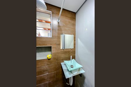 Banheiro de casa para alugar com 1 quarto, 20m² em Quarta Parada, São Paulo