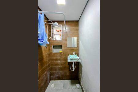 Banheiro de casa para alugar com 1 quarto, 20m² em Quarta Parada, São Paulo