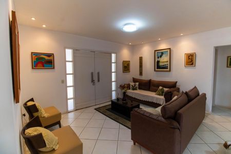 Sala de casa de condomínio à venda com 5 quartos, 483m² em Vila Progresso, Niterói