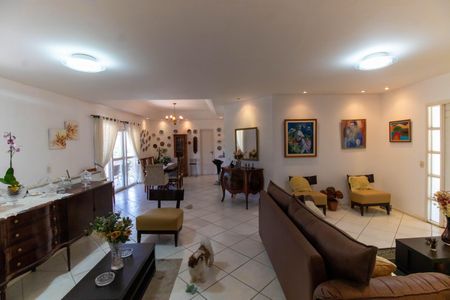 Sala de casa de condomínio à venda com 5 quartos, 483m² em Vila Progresso, Niterói