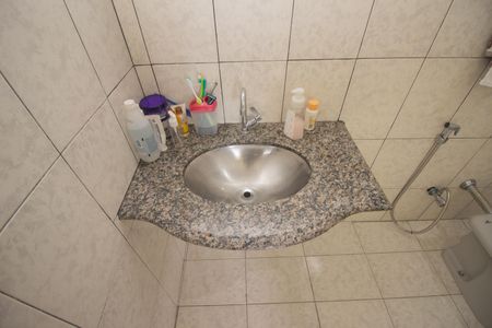 Banheiro da Suíte de casa à venda com 4 quartos, 130m² em Fonte Grande, Contagem