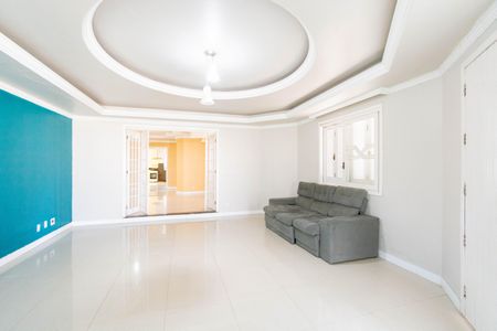 Casa à venda com 4 quartos, 300m² em Mathias Velho, Canoas