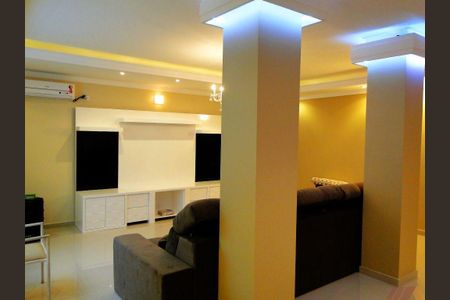 Casa à venda com 4 quartos, 280m² em Jardim São Paulo, São Paulo