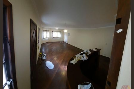 Casa à venda com 3 quartos, 250m² em Vila Paiva, São Paulo