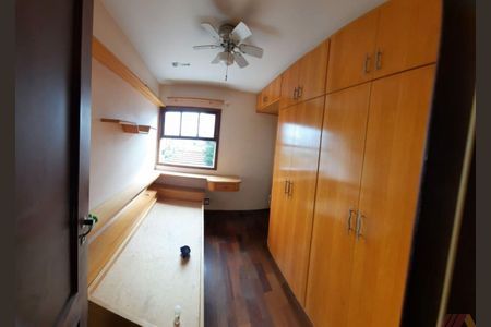 Casa à venda com 3 quartos, 250m² em Vila Paiva, São Paulo