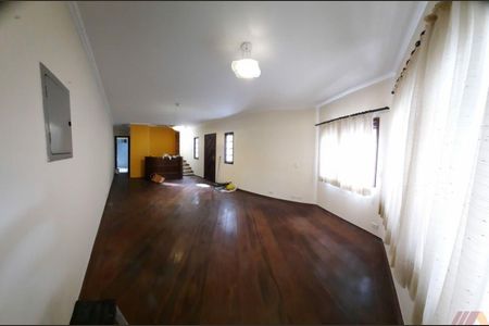 Casa à venda com 3 quartos, 250m² em Vila Paiva, São Paulo