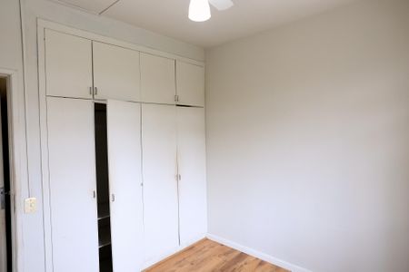 Quarto de apartamento à venda com 2 quartos, 83m² em Cachoeirinha, Belo Horizonte