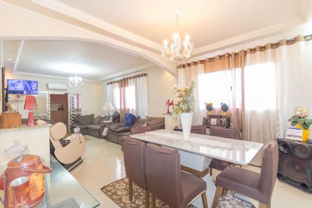 Sala de casa para alugar com 2 quartos, 250m² em Padroeira, Osasco