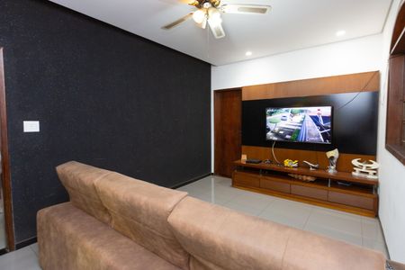 Casa para alugar com 3 quartos, 377m² em Jardim Riacho das Pedras, Contagem