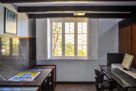 Casa à venda com 3 quartos, 674m² em Menino Deus, Porto Alegre