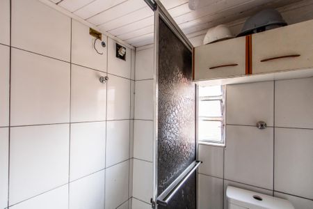 Banheiro de casa para alugar com 1 quarto, 35m² em Parque Boturussu, São Paulo