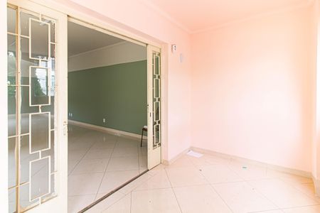 Entrada de casa para alugar com 3 quartos, 130m² em Vila Anastácio, São Paulo