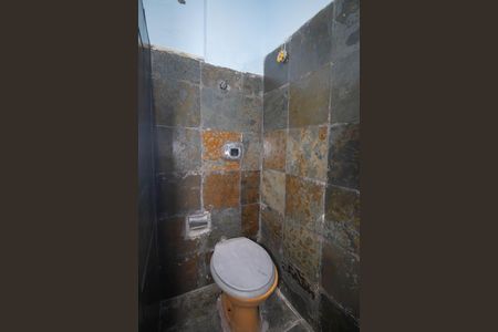 Banheiro de apartamento para alugar com 1 quarto, 28m² em Santa Catarina, São Gonçalo