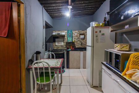 Sala e Cozinha de casa para alugar com 2 quartos, 50m² em Padroeira, Osasco