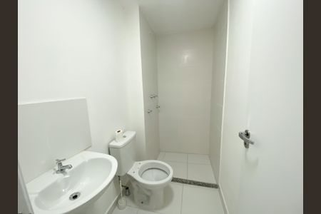 Banheiro de kitnet/studio para alugar com 1 quarto, 25m² em Brás, São Paulo