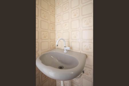 Banheiro de casa para alugar com 1 quarto, 50m² em Jardim Catanduva, São Paulo