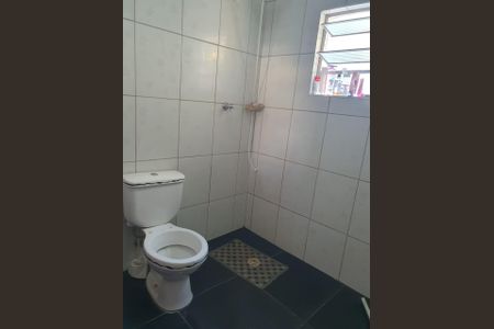 Banheiro de casa para alugar com 3 quartos, 126m² em Vila Caju, São Paulo