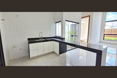 Casa à venda com 3 quartos, 298m² em Lundcéia, Lagoa Santa