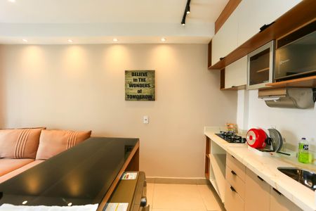 cozinha de apartamento para alugar com 2 quartos, 40m² em Cidade Jardim, São Paulo