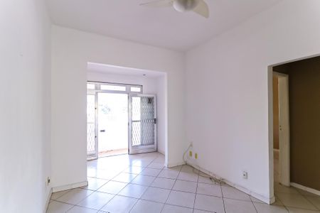 Sala de casa à venda com 2 quartos, 140m² em Inhaúma, Rio de Janeiro