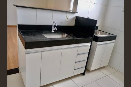 Cozinha de apartamento à venda com 2 quartos, 44m² em Camargos, Belo Horizonte