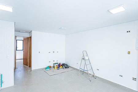 Sala, cozinha e área de serviço de apartamento para alugar com 2 quartos, 60m² em Parque Maria Domitila, São Paulo